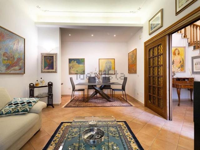 Villetta indipendente in vendita di 140 m² in Via Ugo Foscolo, 55041