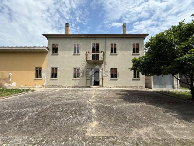 Villetta indipendente in vendita di 140 m² in Via Volturno, 29