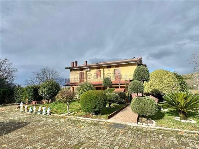 Villetta indipendente in vendita di 140 m² in Viale Sandro Pertini