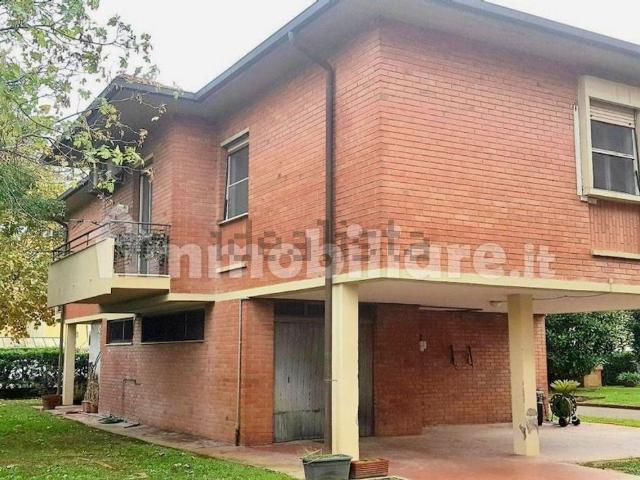 Villetta indipendente in vendita di 140 m² in Largo Catallo, 7