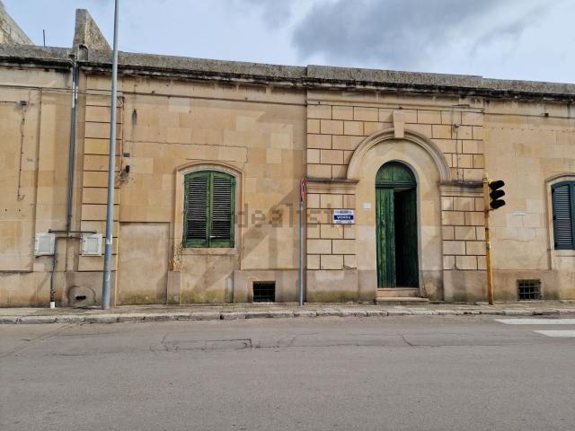 Villetta indipendente in vendita di 140 m² in Piazza SS. Medici, 70