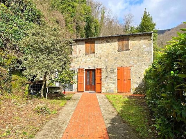 Villetta indipendente in vendita di 140 m² in Piazza Vittorio Emanuele II, 21