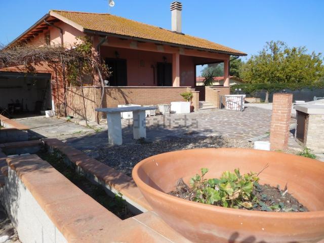 Villetta indipendente in vendita di 140 m² in Strada Casal Roberto