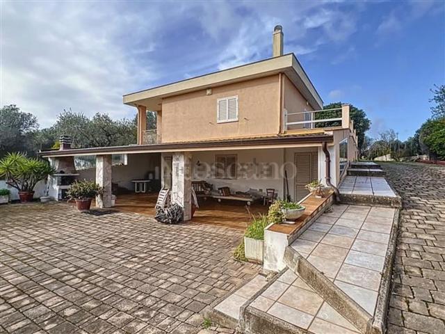 Villetta indipendente in vendita di 140 m² in Strada Vicinale Li Buttangari