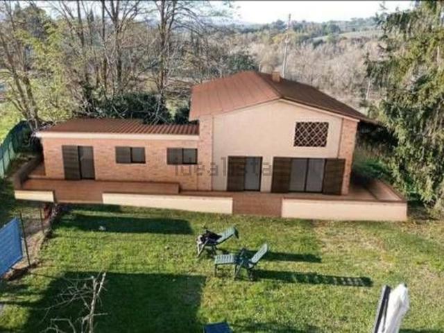 Villetta indipendente in vendita di 141 m²