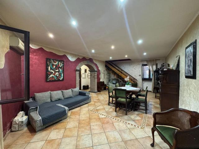 Villetta indipendente in vendita di 141 m² in Via Vercelli, 3