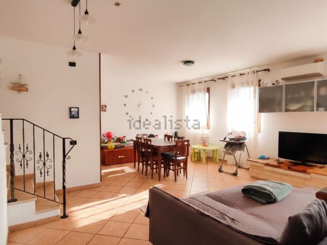 Villetta indipendente in vendita di 142 m² in Via Ca&apos  Tron