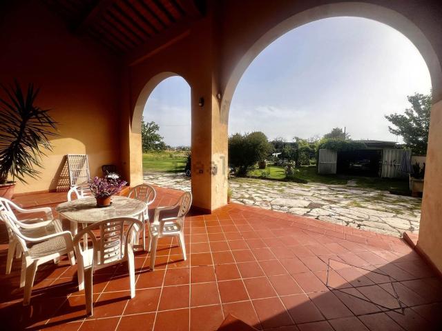 Villetta indipendente in vendita di 142 m² in Via Castronella