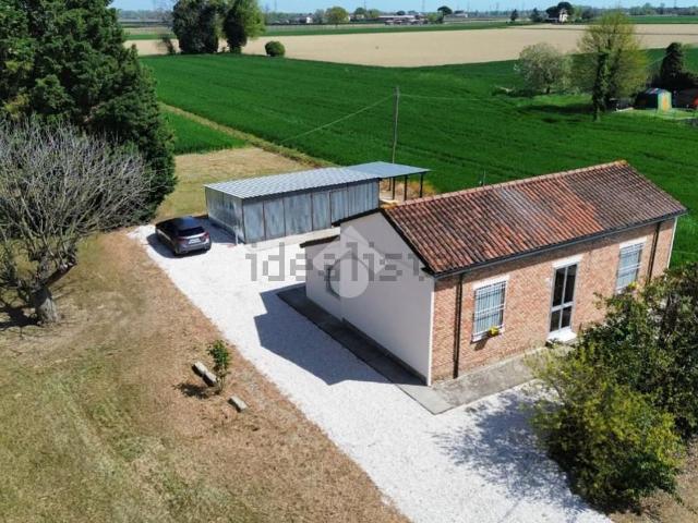 Villetta indipendente in vendita di 143 m² in Via Chiesa, 36
