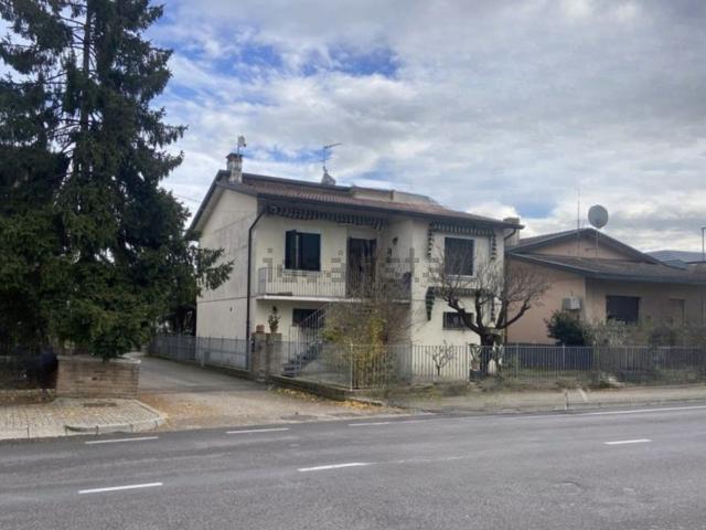 Villetta indipendente in vendita di 143 m² in Via Roma, 30