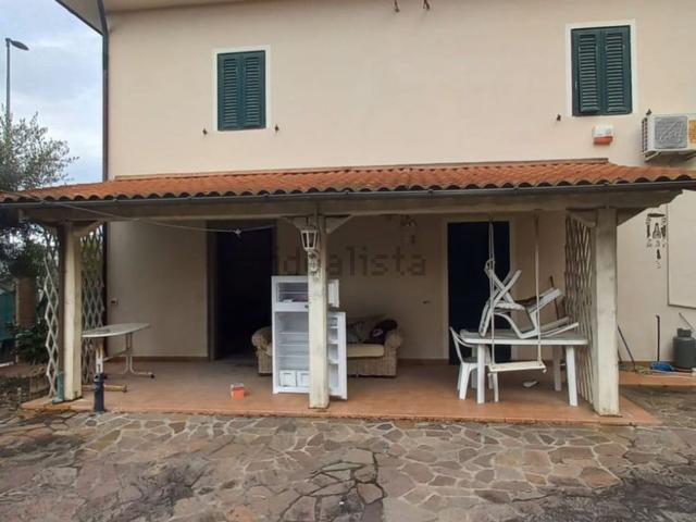 Villetta indipendente in vendita di 144 m² in Via di Montecarlo, 40