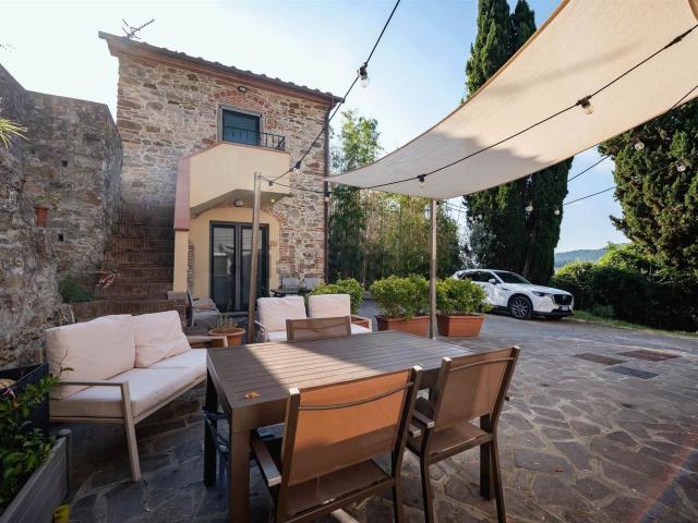 Villetta indipendente in vendita di 144 m² in Via Sant&apos Alluccio