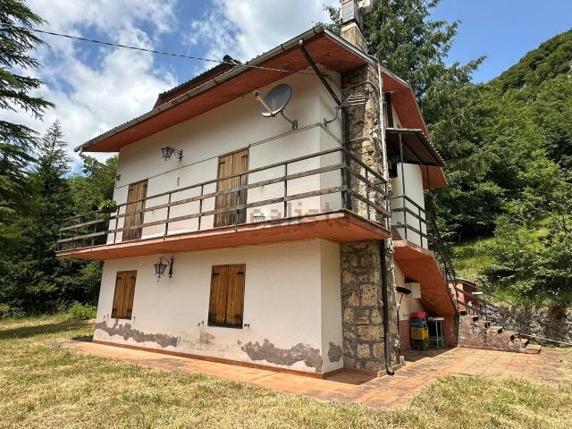 Villetta indipendente in vendita di 144 m² in Strada Provinciale di Pizzone
