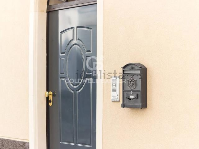 Villetta indipendente in vendita di 145 m² in Via Conte Ruggero, 125