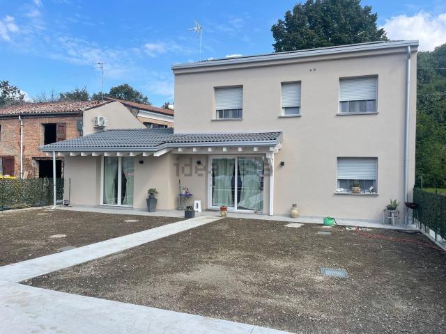 Villetta indipendente in vendita di 145 m² in Via beccari