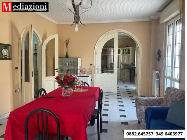 Villetta indipendente in vendita di 145 m² in Via Giacomo Leopardi, 27