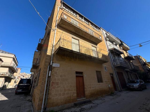 Villetta indipendente in vendita di 145 m² in Via Fabio Filzi, 64