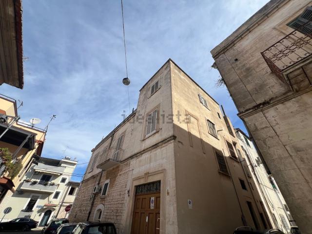 Villetta indipendente in vendita di 145 m² in Via Fratelli Ragno