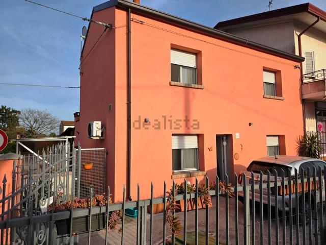 Villetta indipendente in vendita di 145 m² in Via Spina, 233