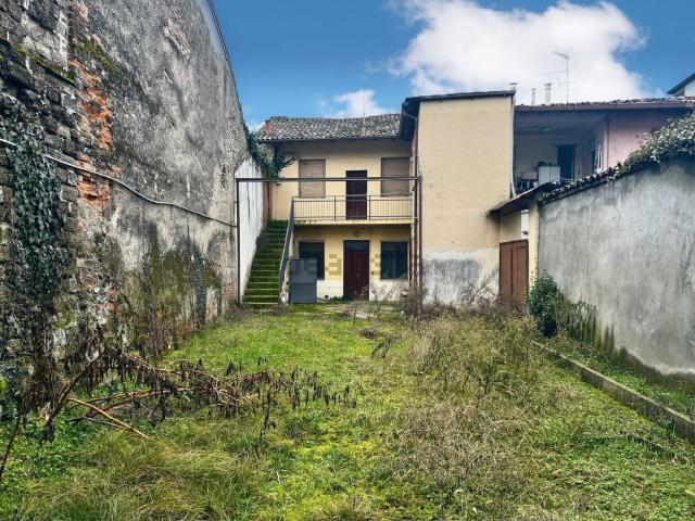 Villetta indipendente in vendita di 145 m² in Via T. Grossi, 25