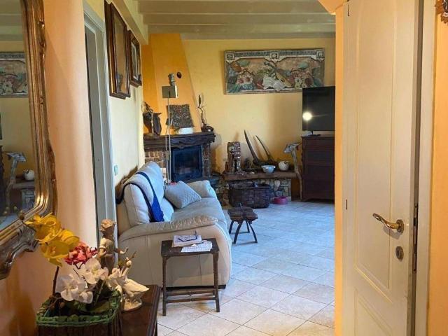 Villetta indipendente in vendita di 145 m² in Via Tre Fontane, 60