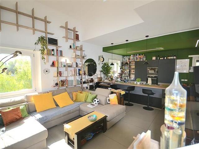 Villetta indipendente in vendita di 145 m² in Via Ulpiano
