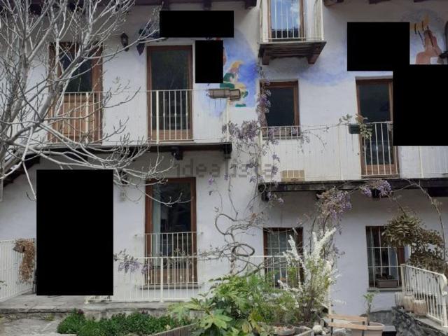 Villetta indipendente in vendita di 145 m² in Frazione Surpian, 65