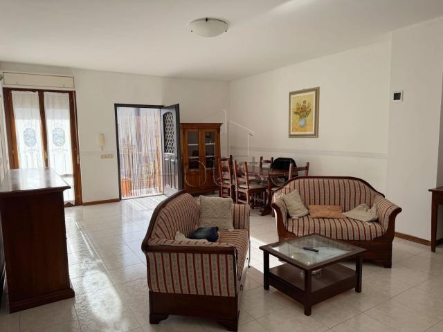 Villetta indipendente in vendita di 147 m² in Via Perugia