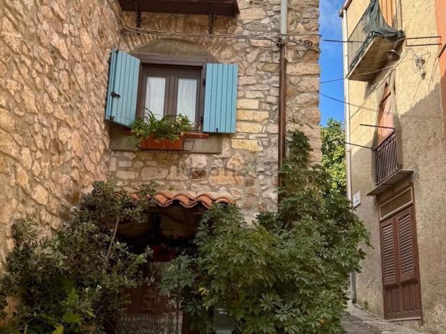Villetta indipendente in vendita di 148 m² in Via cucumo