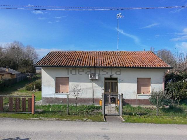 Villetta indipendente in vendita di 148 m² in Via Alba Nuova, 6