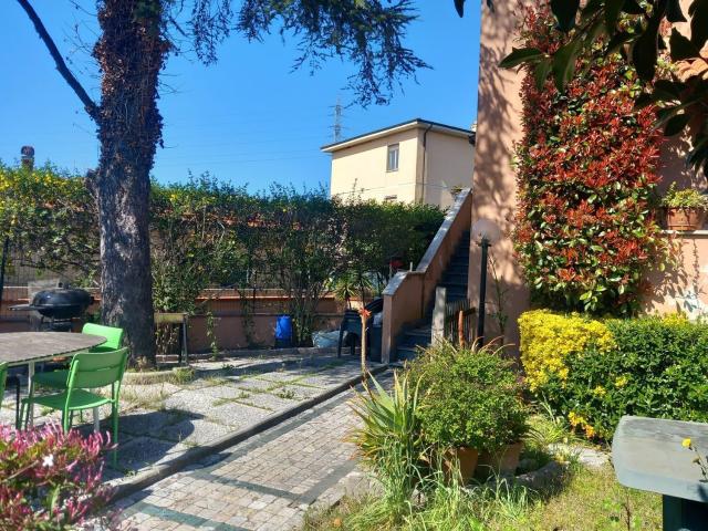 Villetta indipendente in vendita di 148 m² in Via Livornese