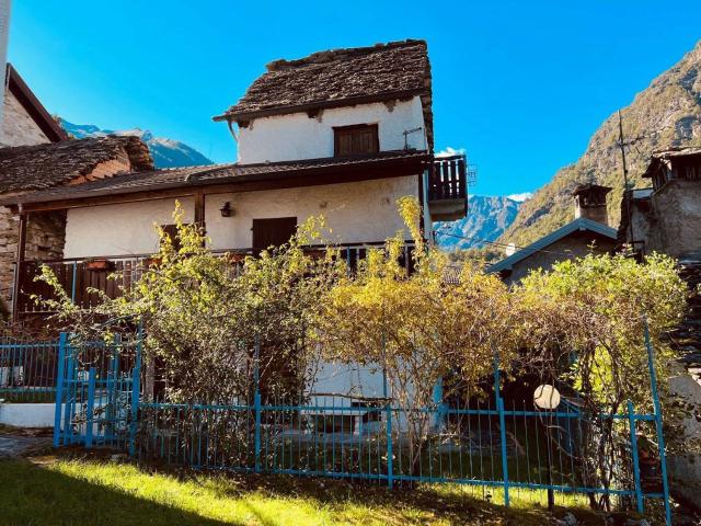 Villetta indipendente in vendita di 148 m² in Frazione San Pietro, 2