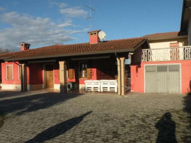 Villetta indipendente in vendita di 149 m² in Via Dante Alighieri, 33