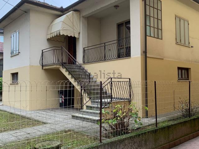 Villetta indipendente in vendita di 149 m² in Via Regonca