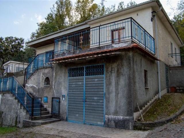 Villetta indipendente in vendita di 149 m² in Frazione Ponti Rossi