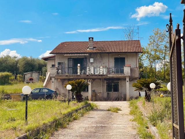 Villetta indipendente in vendita di 150 m² in Via Colle Cocomero