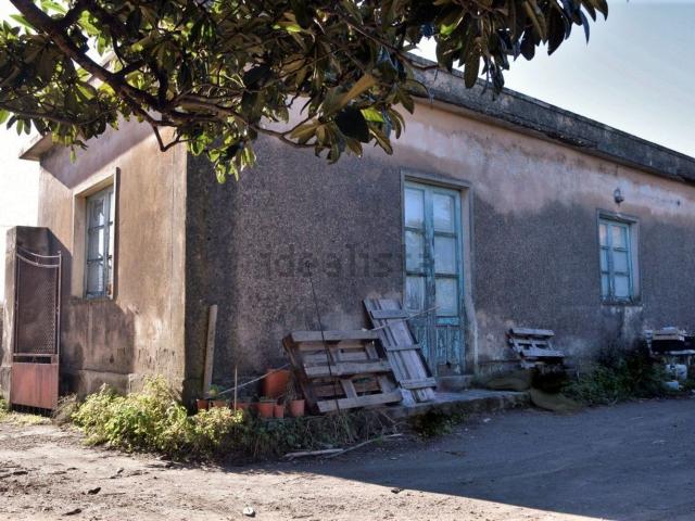 Villetta indipendente in vendita di 150 m² in Via Consolare Valeria, 122