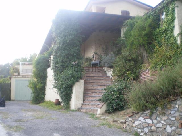 Villetta indipendente in vendita di 150 m² in Via Cerro Grosso, 27