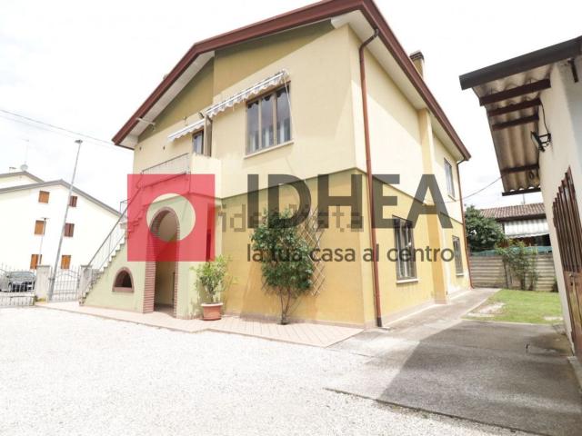 Villetta indipendente in vendita di 150 m² in Via Chiesa di Ponzano
