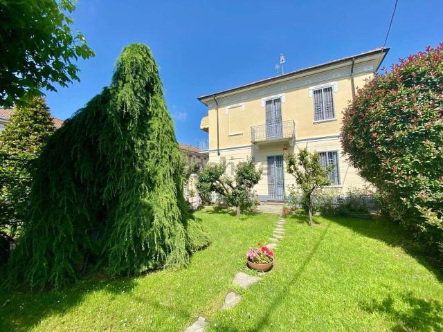 Villetta indipendente in vendita di 150 m² in Via Alessandro Cassola, 22