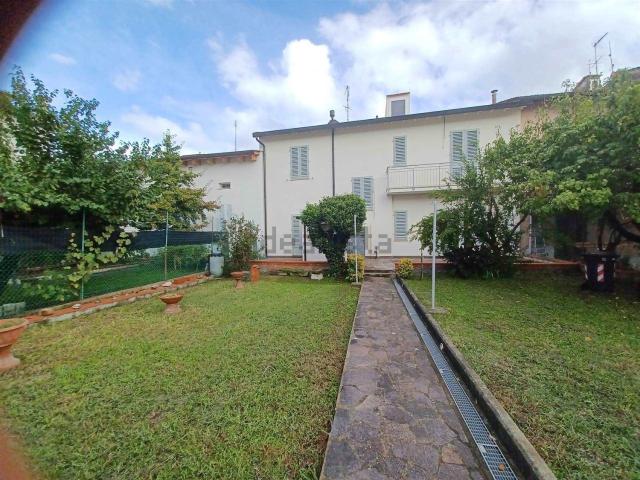Villetta indipendente in vendita di 150 m² in Via Augusto Righi