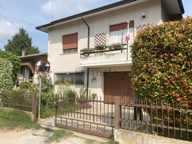 Villetta indipendente in vendita di 150 m² in Via Battisti, 174