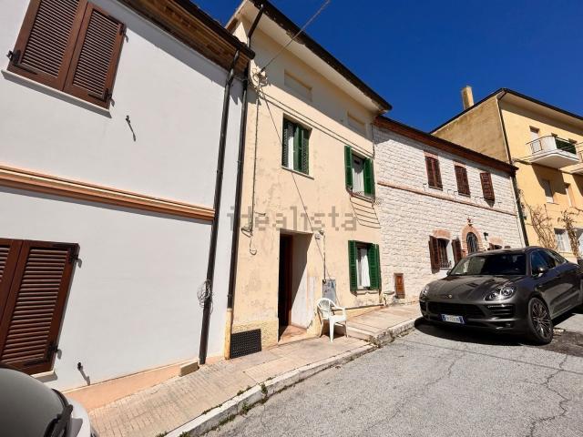Villetta indipendente in vendita di 150 m² in Via Giacomo Leopardi, 44