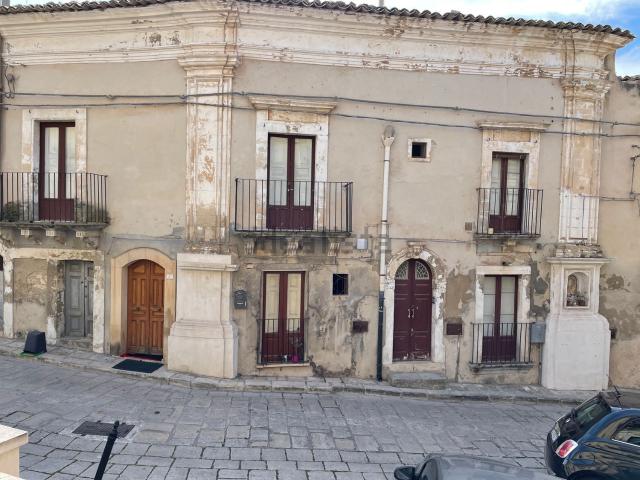 Villetta indipendente in vendita di 150 m² in Via Gulfi, 25