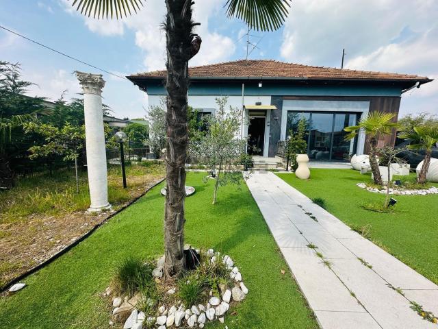 Villetta indipendente in vendita di 150 m² in Via Dante Alighieri, 8