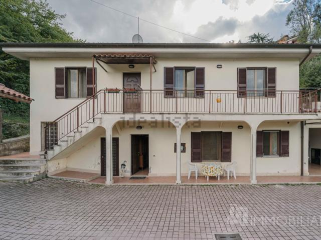 Villetta indipendente in vendita di 150 m² in Via degli Scozzesi, 8