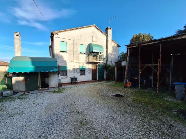 Villetta indipendente in vendita di 150 m² in Via del Capitello Nason