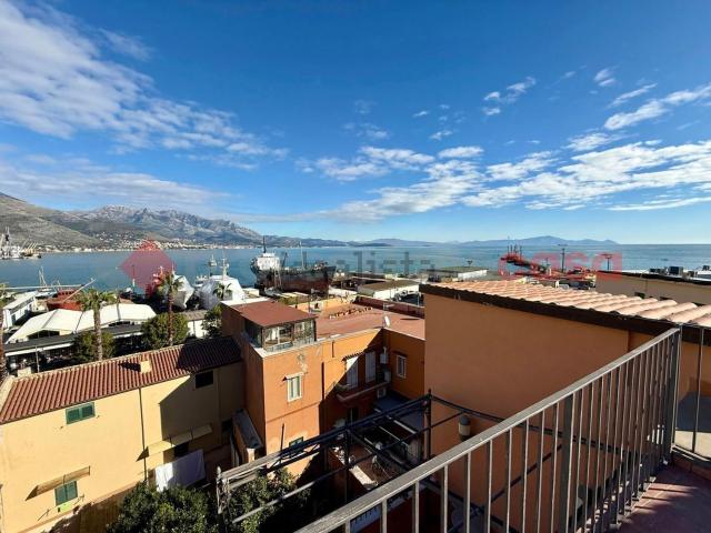 Villetta indipendente in vendita di 150 m² in Via dell&apos Indipendenza