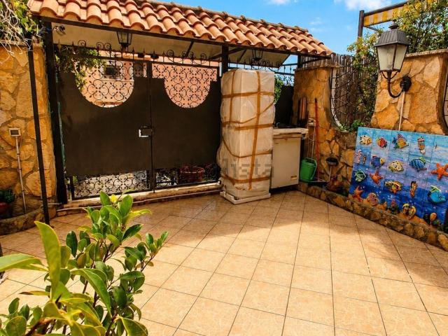 Villetta indipendente in vendita di 150 m² in Via delle Sterlizie