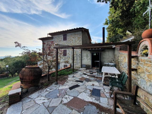 Villetta indipendente in vendita di 150 m² in Via di baggio